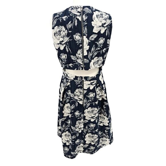 Eva Mendes Cut Out Dress Size 4 Crinkle Textured Floral Stretch Umbrella Blue - Picture 4 of 15